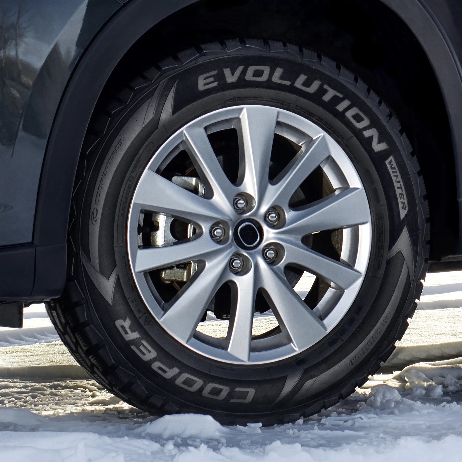 Set of 4  Evolution Winter 235/70R16 106T Winter Tires